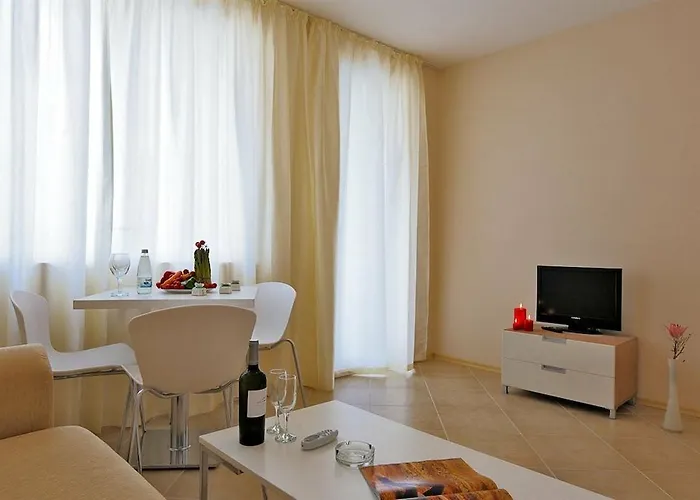 Emberli Lägenhetshotell