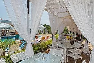 Hotel apartamentowy Emberli 3*