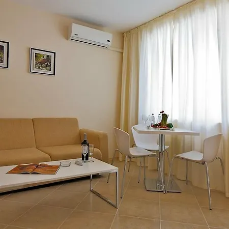 Hotel apartamentowy Emberli 3*