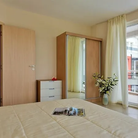 Hotel apartamentowy Emberli 3*