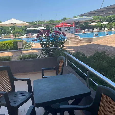 Hotel apartamentowy Emberli 3*